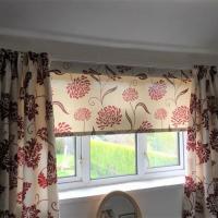 Chrysanth Scarlet Roller With Matching Pelmet and Curtains